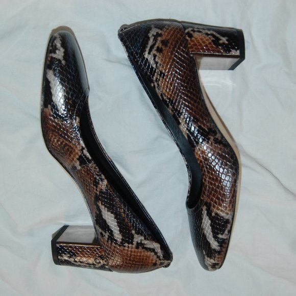Donald Pliner Corin Snake Print Dress Pump, 6 M - Picture 6 of 10